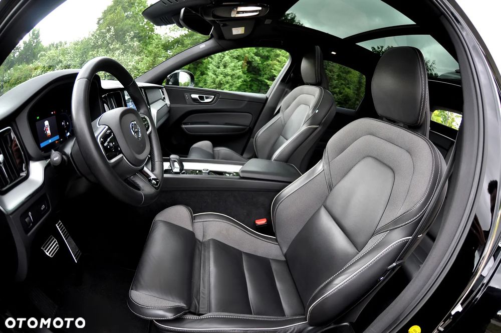 Volvo XC 60 B4 D AWD Ultimate Dark - 23