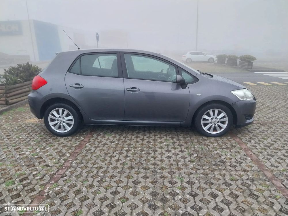Toyota Auris 1.4 D-4D Sol - 4