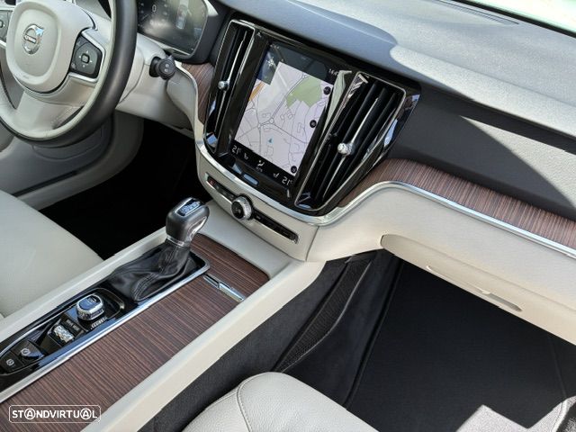Volvo V60 2.0 D4 Momentum Plus Geartronic - 24