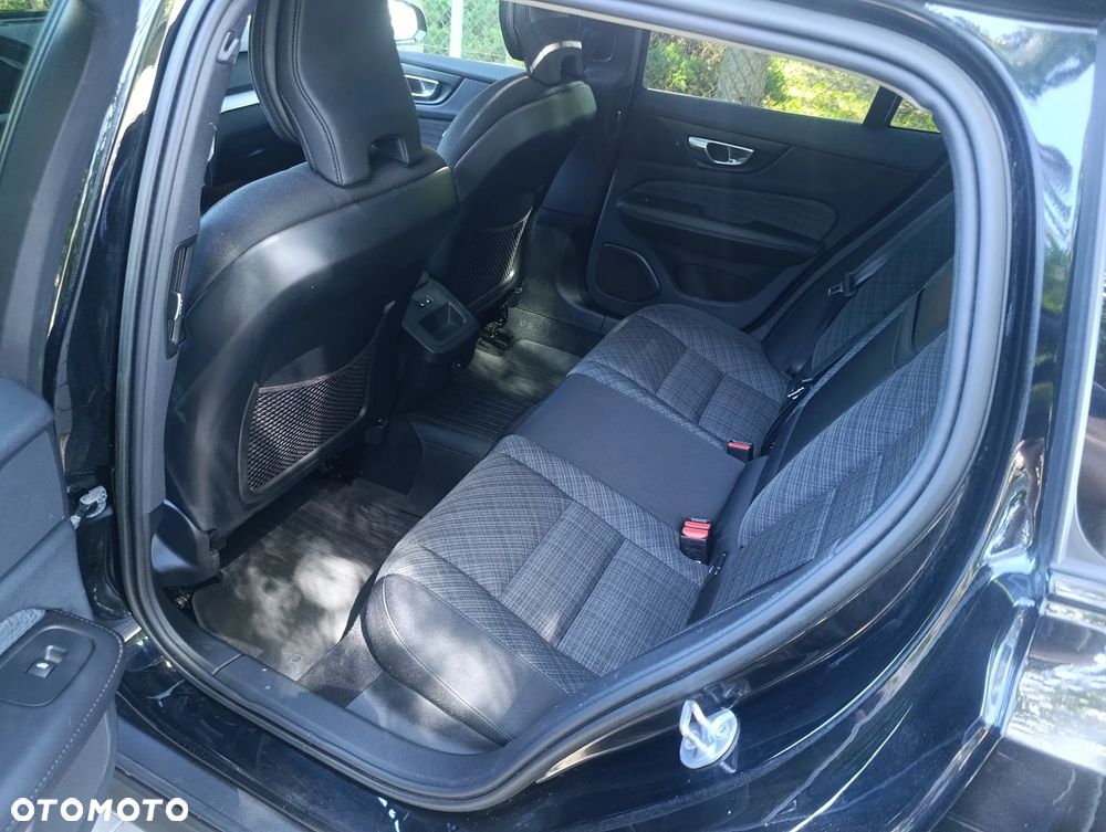 Volvo V60 Cross Country T5 AWD Geartronic Pro - 8