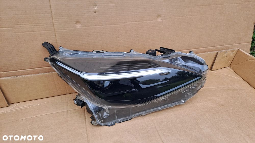 TOYOTA YARIS CROSS PRAWA LAMPA FULL LED KOITO 0D-312 - 3