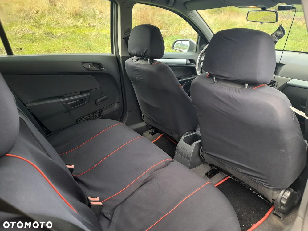 Opel Astra 1.6 Essentia - 11