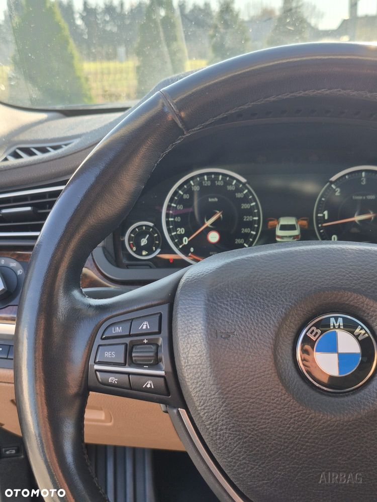 BMW Seria 7 730d xDrive - 33