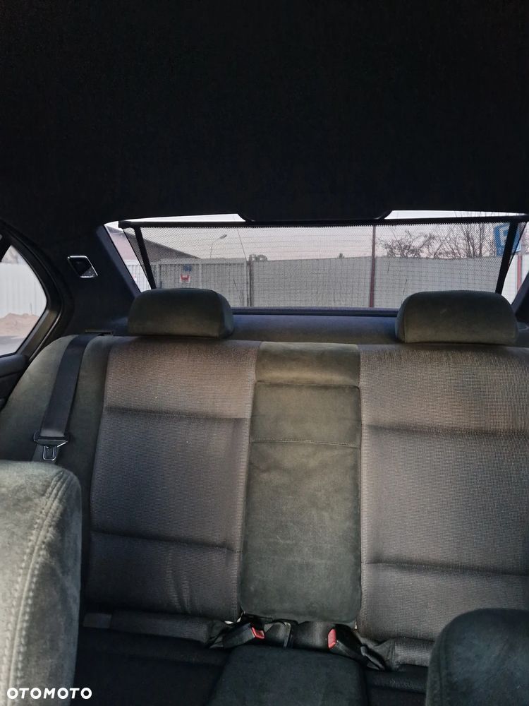 BMW Seria 3 320i - 16