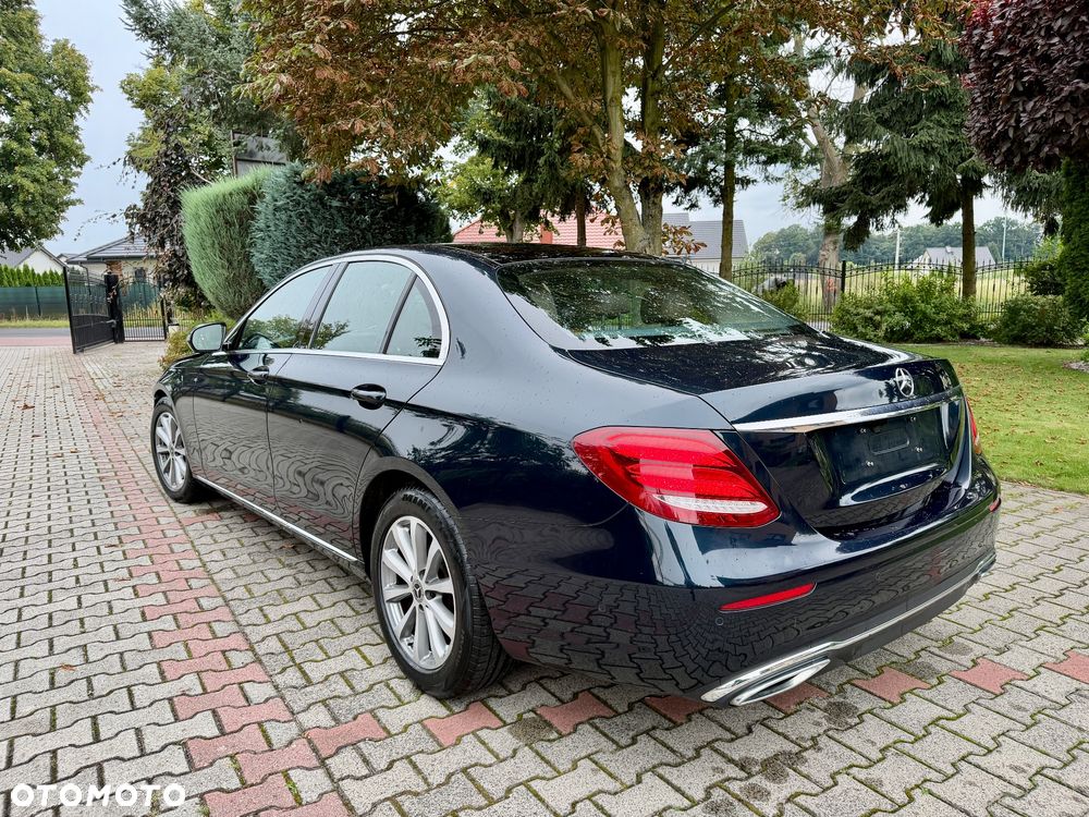 Mercedes-Benz Klasa E 200 d 9G-TRONIC Exclusive - 3