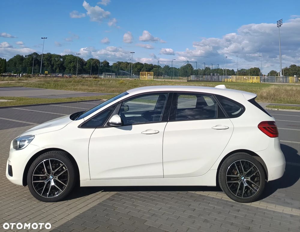BMW Seria 2 218d - 5