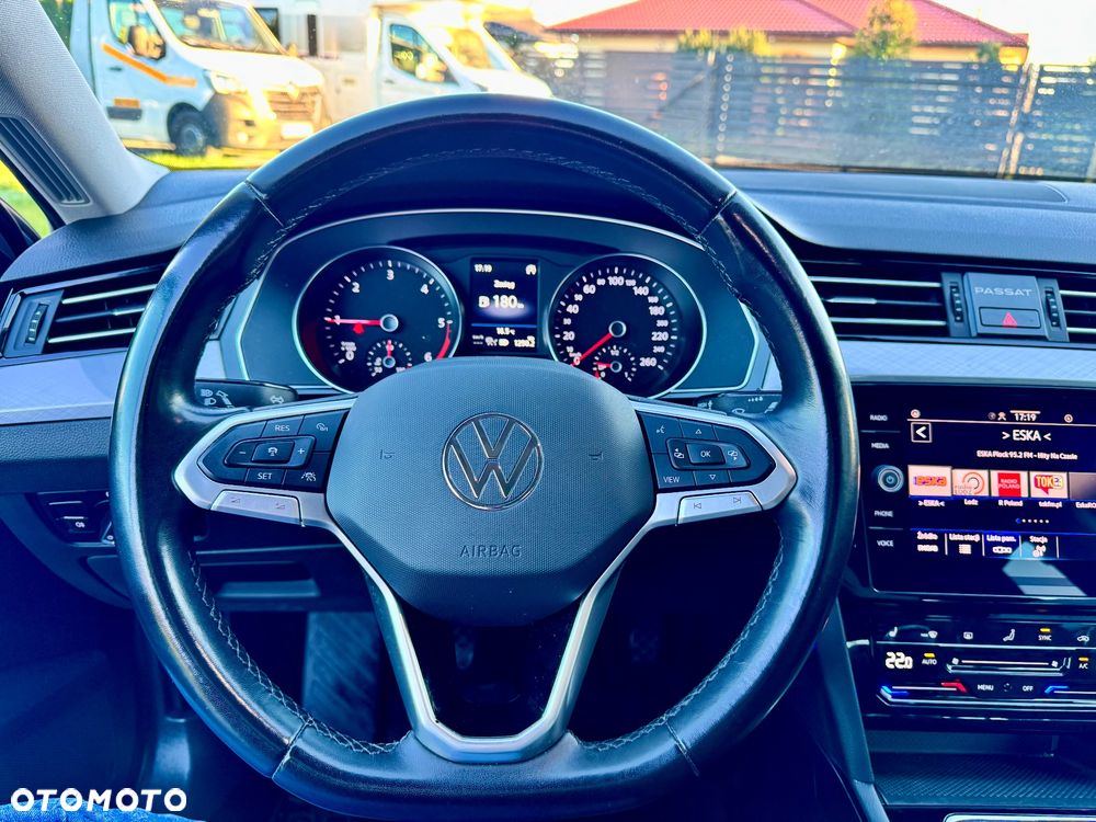 Volkswagen Passat 2.0 TDI EVO Elegance - 16