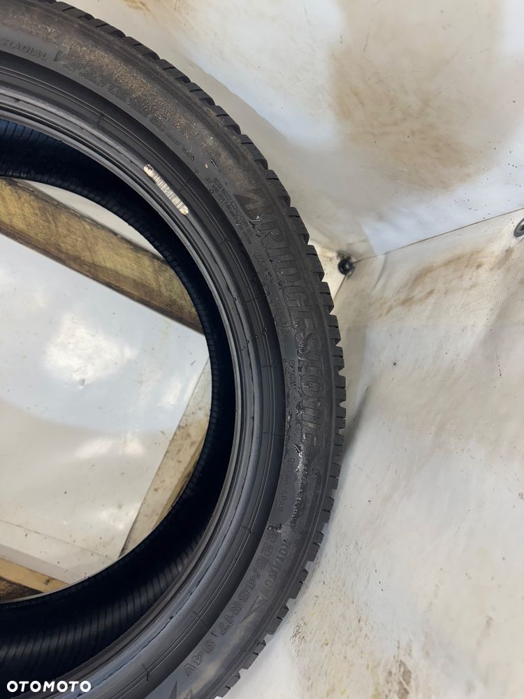 G-2985 225/45R17 94V BRIDGETSONE - 3