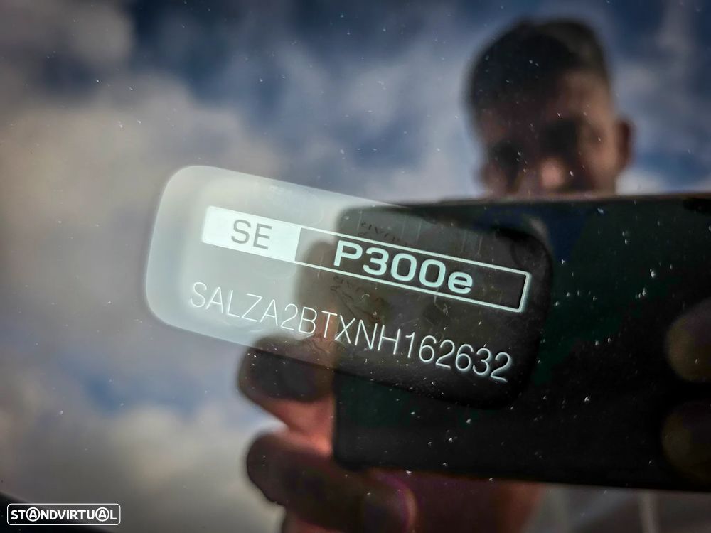 Land Rover Range Rover Evoque P300e R-Dynamic HSE - 13