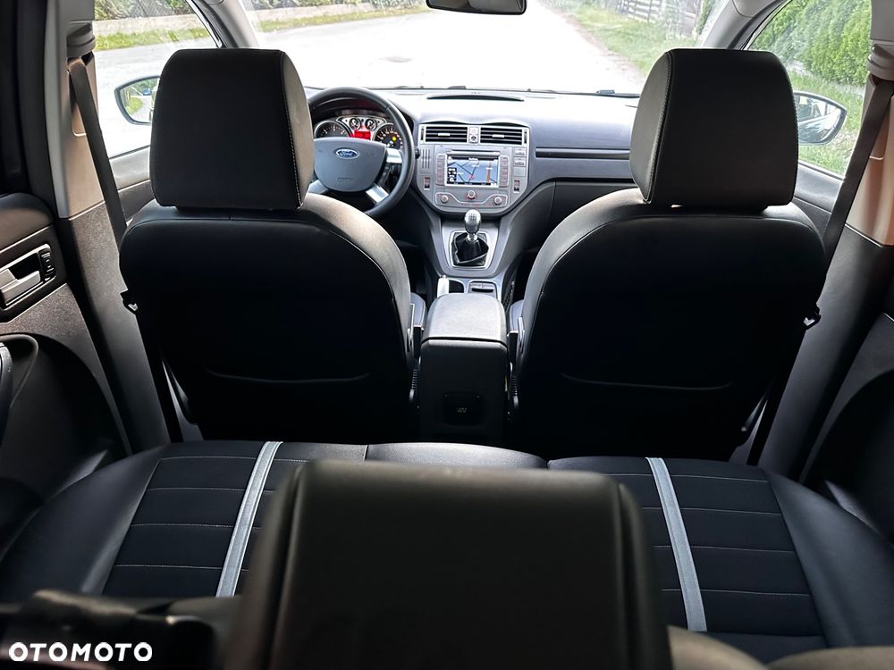 Ford Kuga 2.0 TDCi 2x4 Titanium - 24