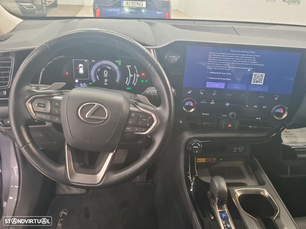 Lexus NX 450h+ Executive - 8