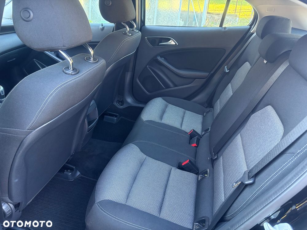 Mercedes-Benz GLA - 19