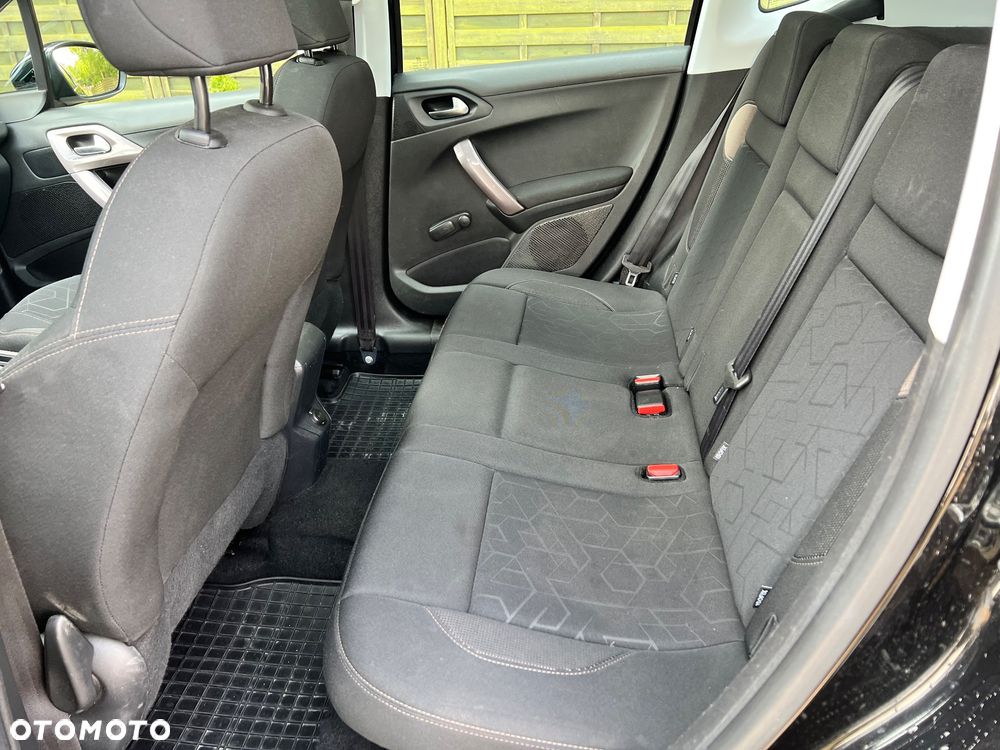 Peugeot 2008 e-HDi FAP 92 STOP & START Active - 28