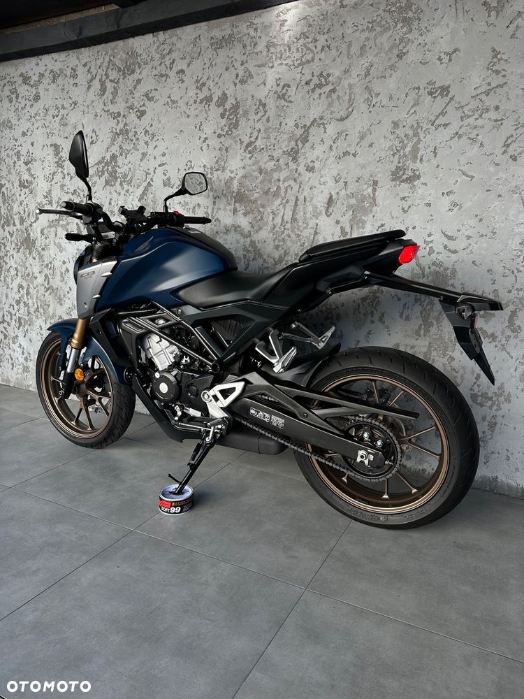 Honda CB - 8