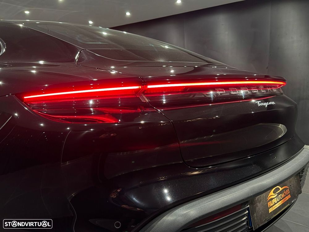 Porsche Taycan Standard - 11