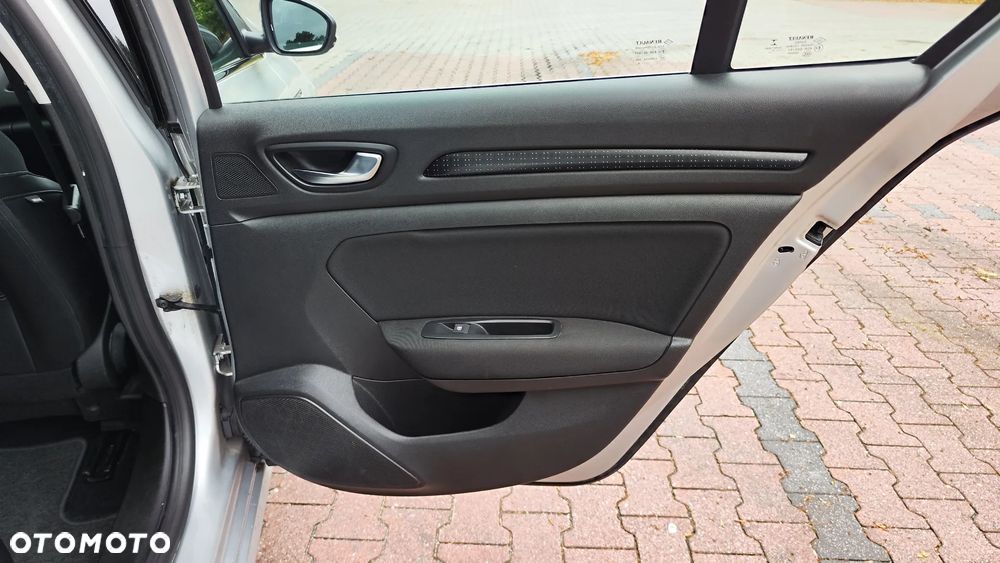 Renault Megane ENERGY TCe 100 EXPERIENCE - 26