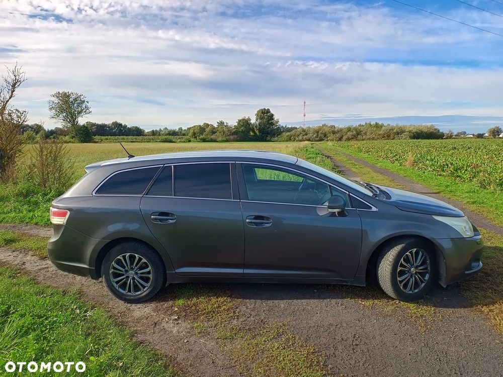 Toyota Avensis - 6