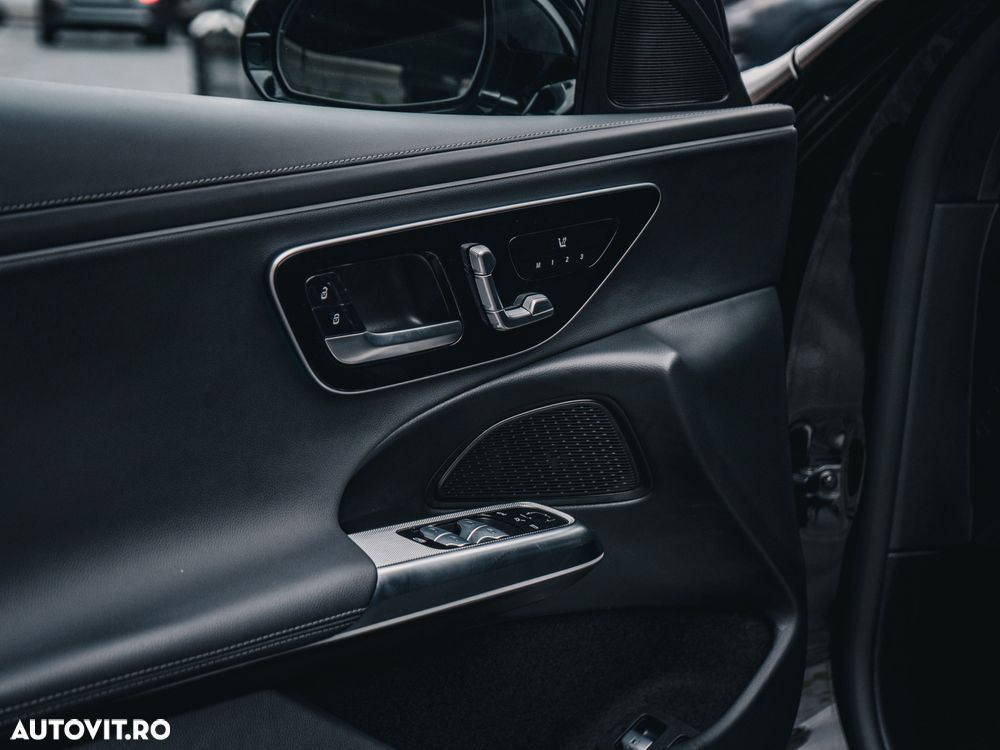 Mercedes-Benz E 300 4MATIC Aut. - 34