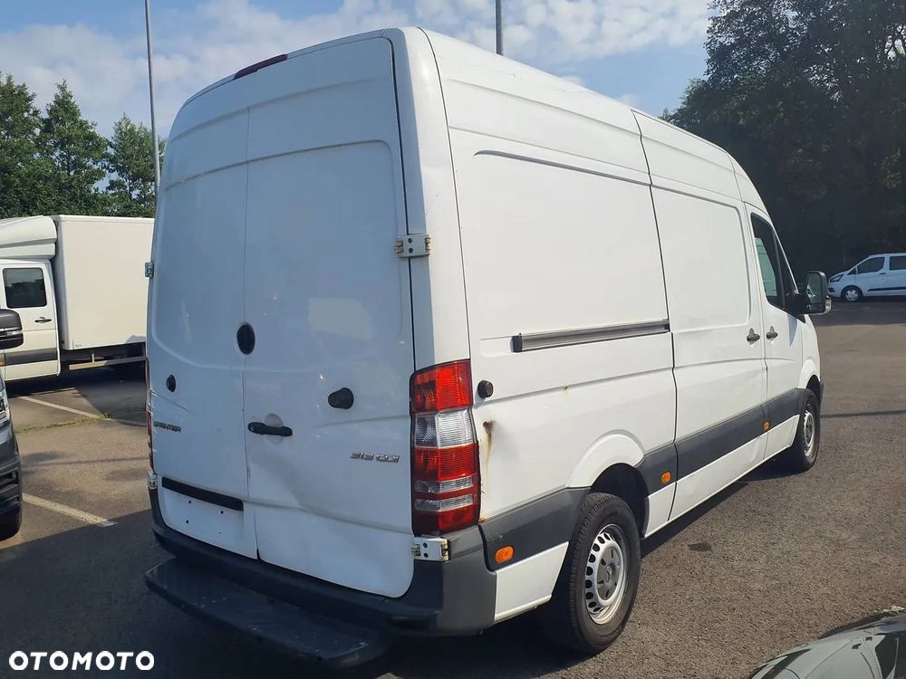 Mercedes-Benz Sprinter - 6