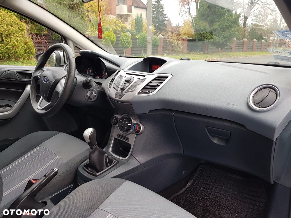 Ford Fiesta - 7