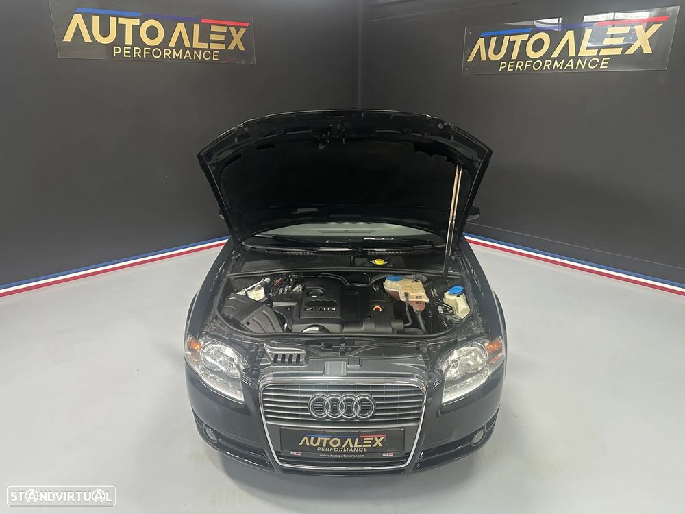 Audi A4 Cabrio 2.0 TDi Exclusive - 46