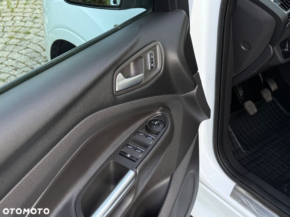 Ford Kuga 2.0 TDCi 4x4 Titanium - 16