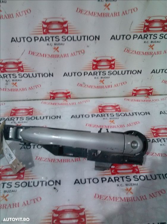 maner exterior usa stanga fata renault clio 3 an fabr. 2009 - 1