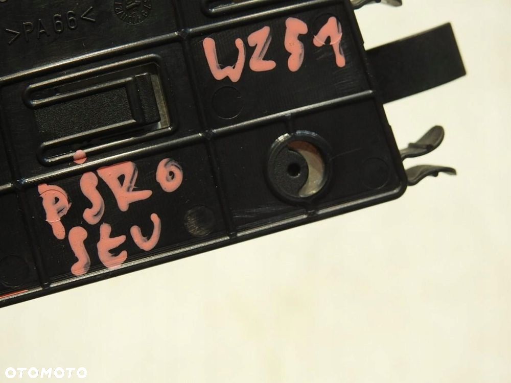 WZMACNIACZ ANTENY MERCEDES R W251 A2518230014 - 2