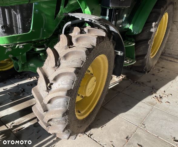 John Deere 5075E - 11