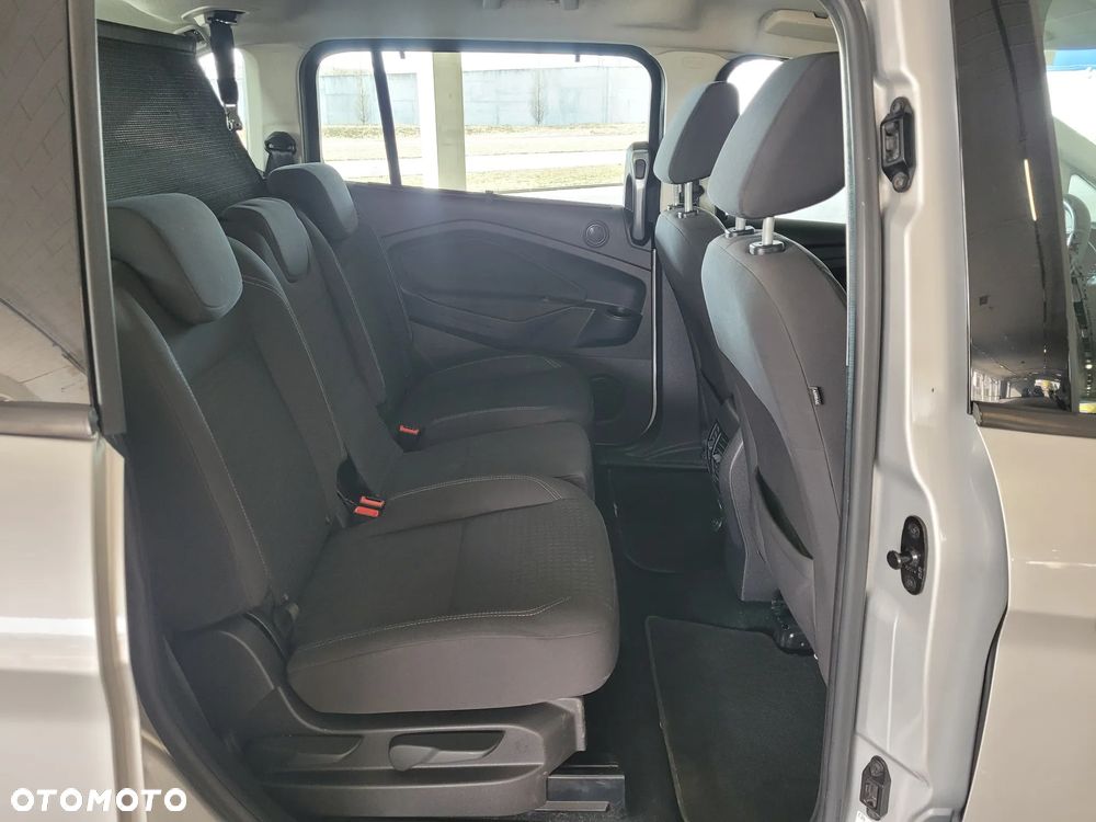 Ford Grand C-MAX - 12