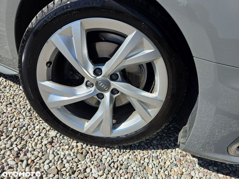 Audi A4 Avant 30 TDI S tronic S line - 14