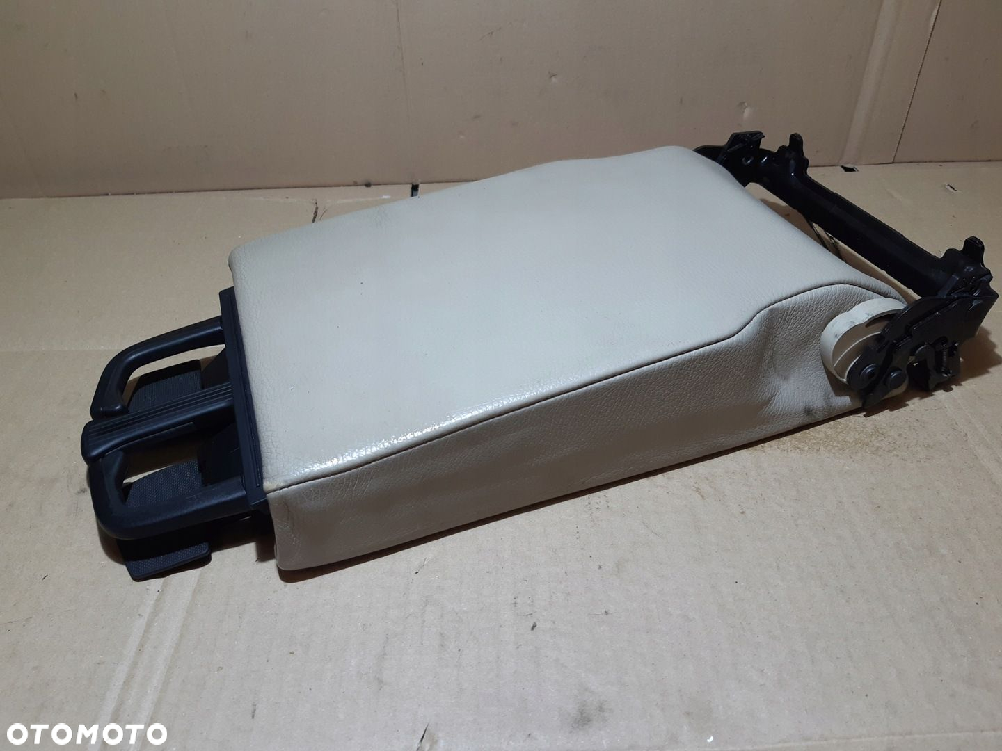 AUDI Q7 4L PODŁOKIETNIK KANAPY TYŁ SKÓRA KUBKI 4L0883081 - 8