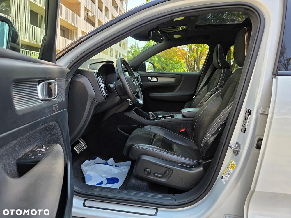 Volvo XC 40 T5 AWD R-Design - 4