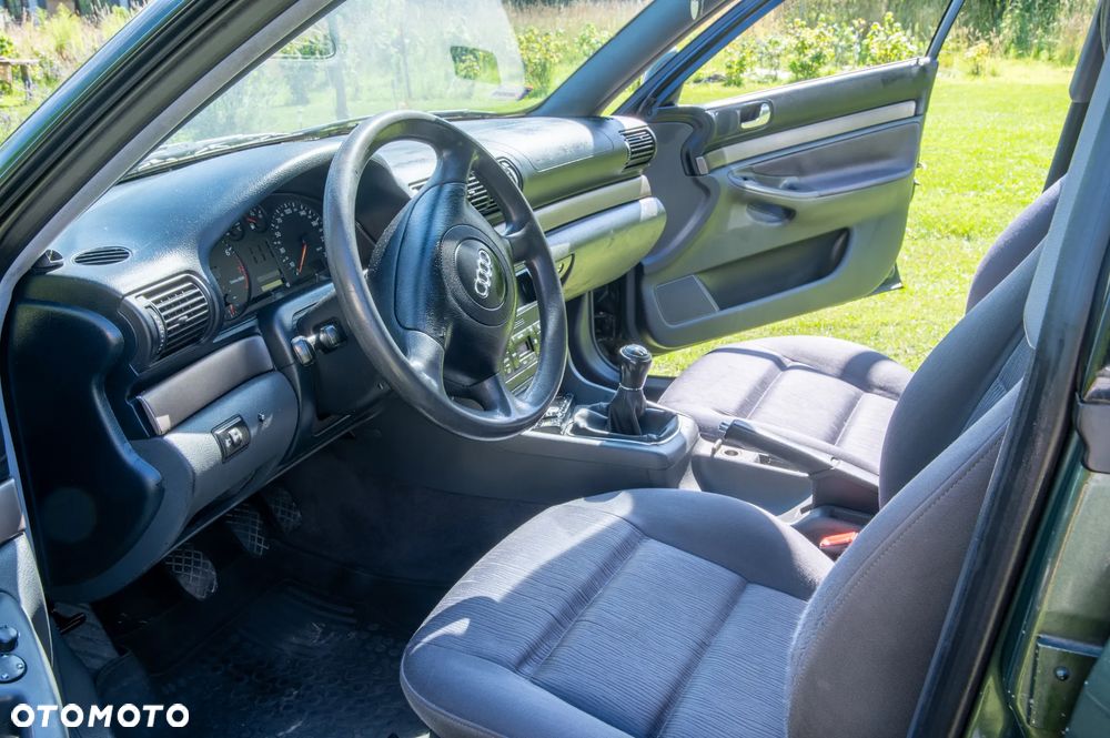 Audi A4 Limousine 1.6 - 8