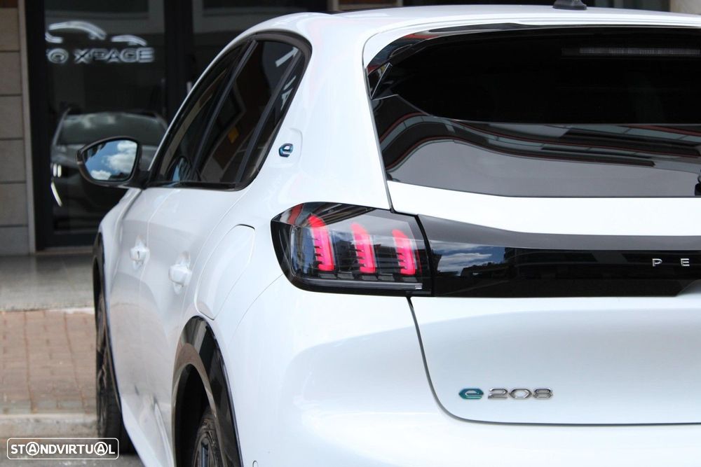 Peugeot e-208 GT+ - 16