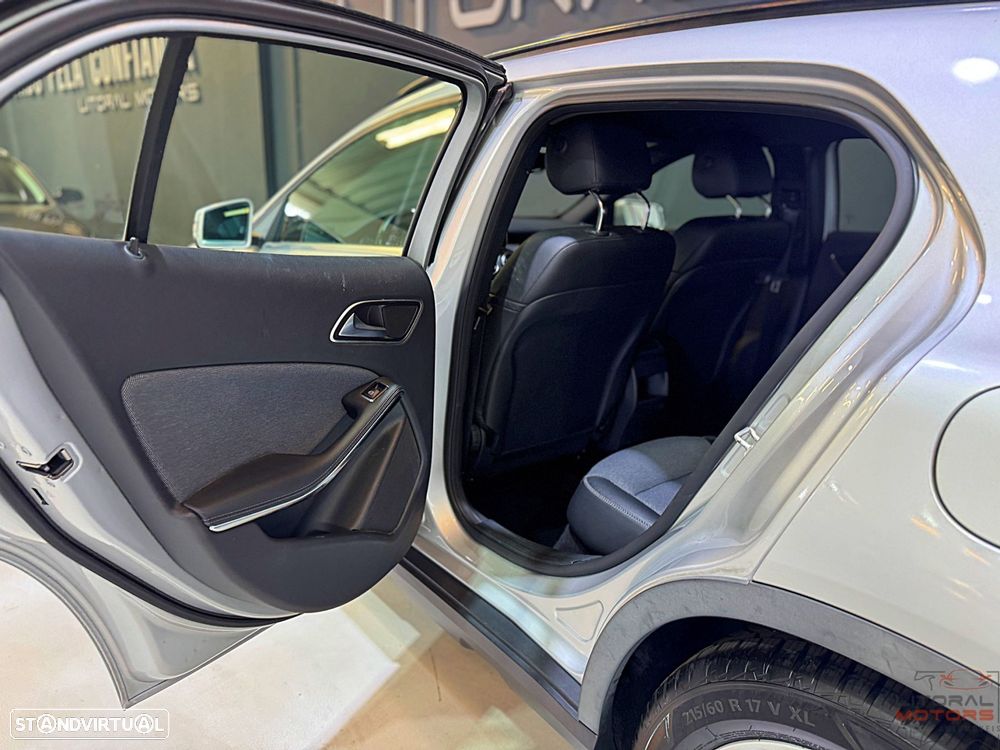 Mercedes-Benz GLA 180 Style - 16