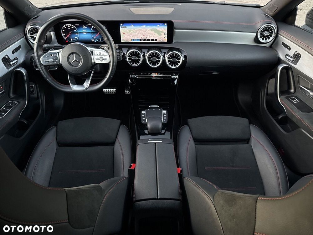 Mercedes-Benz CLA 250 4-Matic AMG Line 7G-DCT - 17