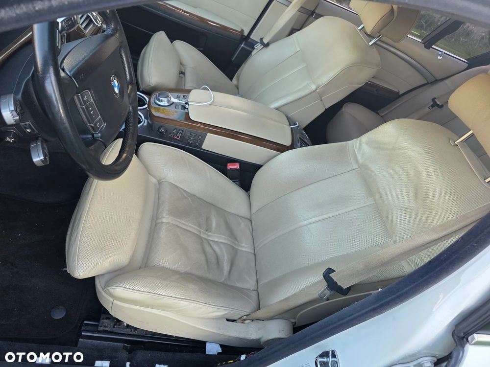BMW Seria 7 750Li - 16