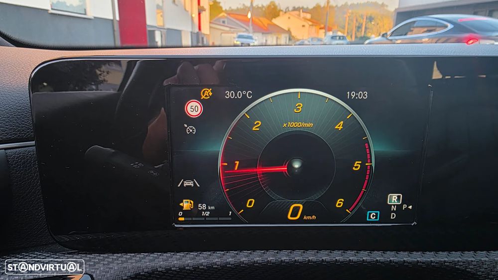 Mercedes-Benz A 180 d 7G-DCT AMG Line - 41