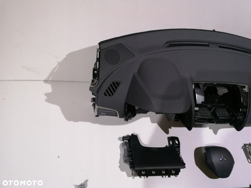 MITSUBISHI ECLIPSE CROSS DESKA KONSOLA AIRBAG PASY - 3