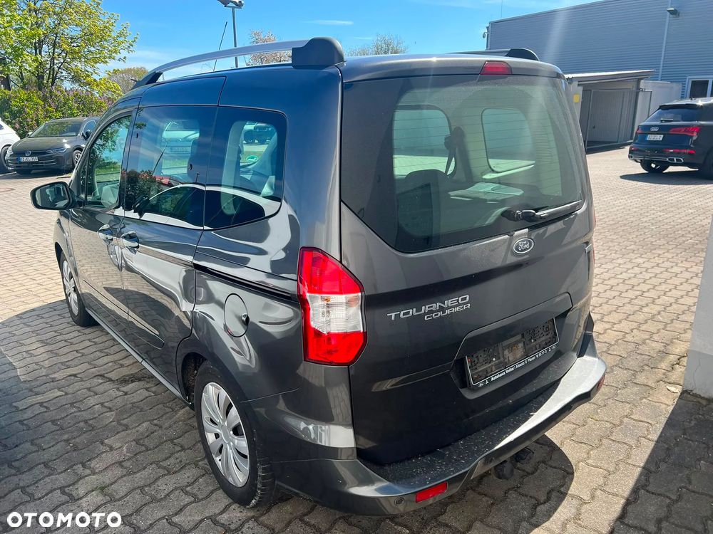 Ford Tourneo Courier 1.0 EcoBoost S&S Trend - 4