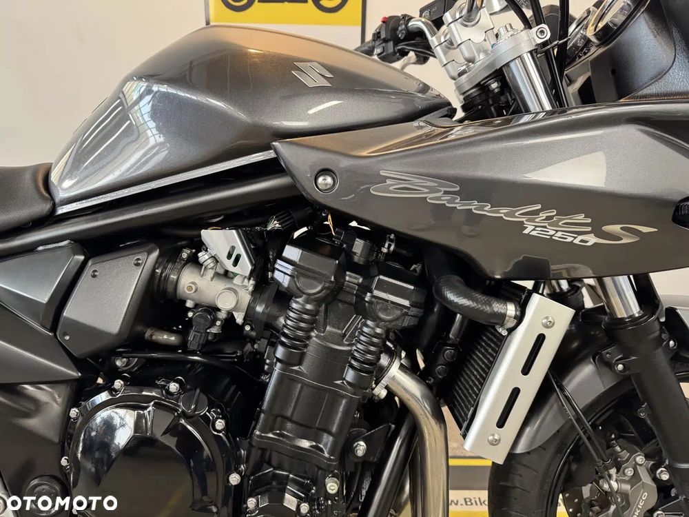 Suzuki Bandit - 12