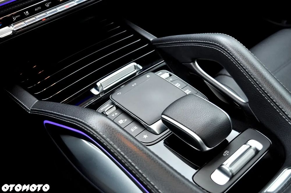 Mercedes-Benz GLE 300 d 4Matic 9G-TRONIC AMG Line - 34