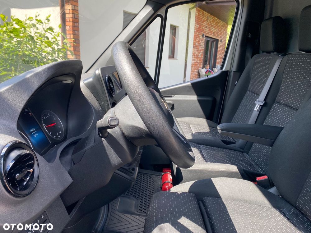 Mercedes-Benz SPRINTER 319 L3H2 - 13