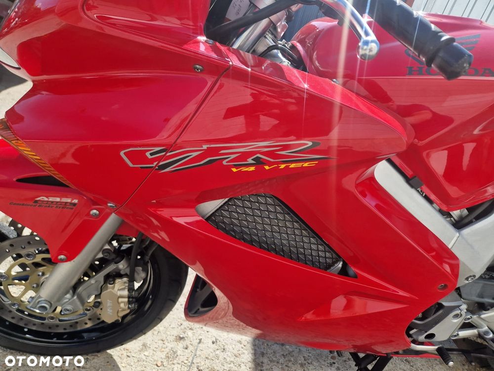 Honda VFR - 18