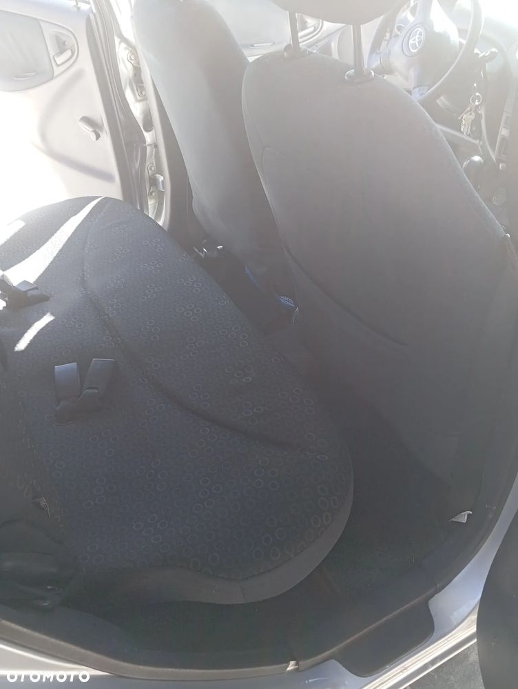 Toyota Yaris 1.0 Luna - 9