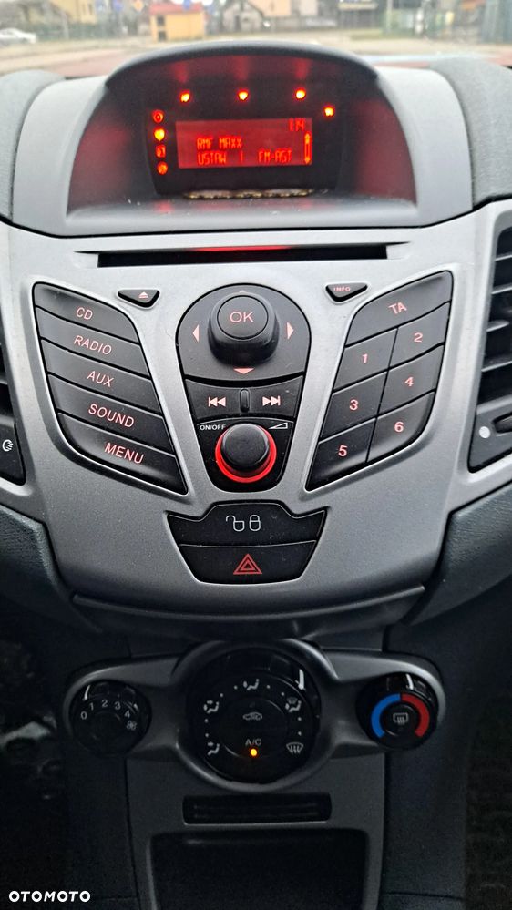 Ford Fiesta - 24