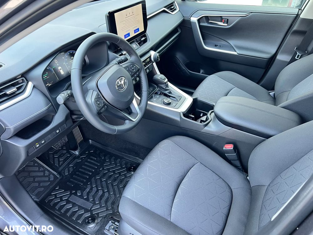 Toyota RAV4 - 8