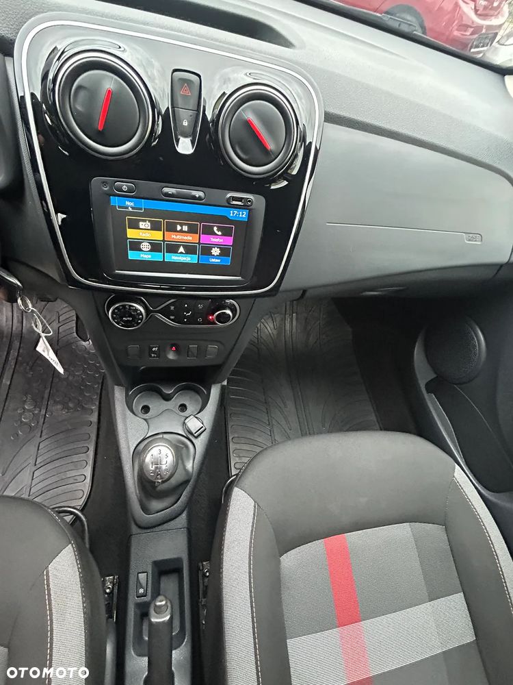 Dacia Logan TCe 90 S&S Stepway Celebration - 10