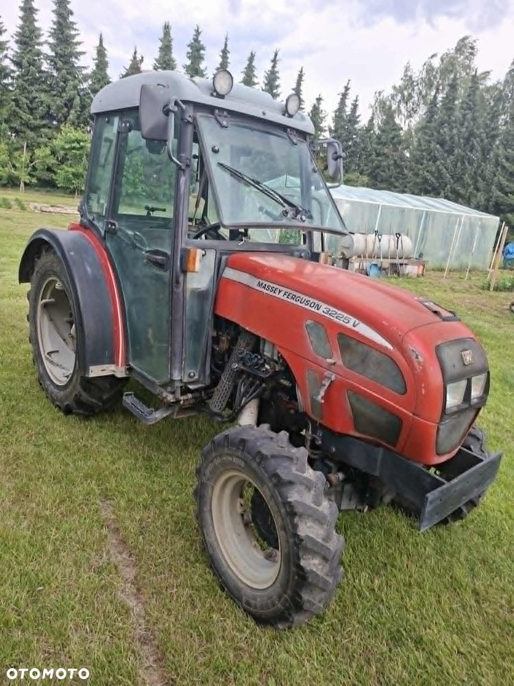 Massey Ferguson 3225V - 3